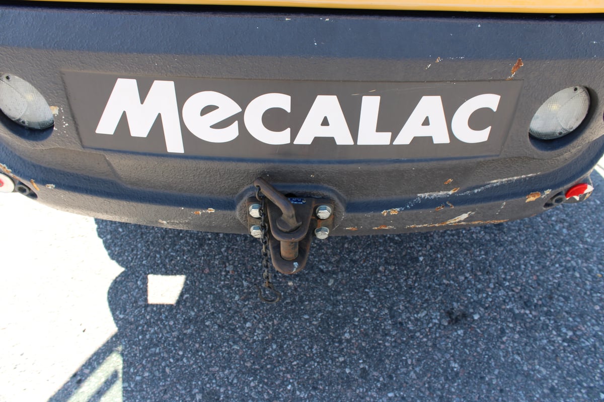 MECALAC AS900, -19 PYÖRÄKUORMAAJA, KÄÄNTYVÄ PUOMI (993-EAV)