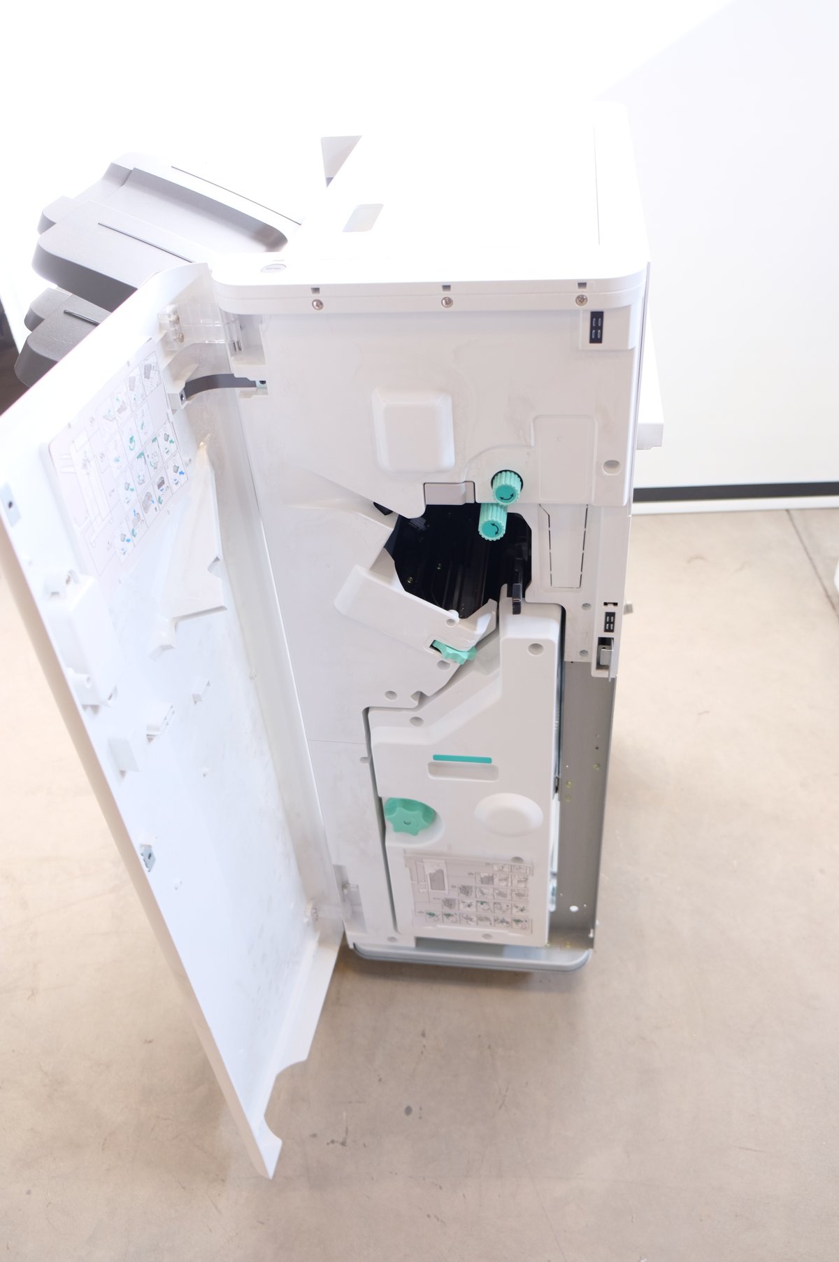HP Color LaserJet Managed MFP E87640 monitoimilaite + viimeistelijä (X650)