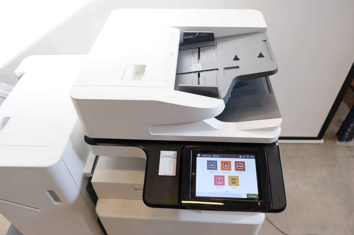 HP Color LaserJet Managed MFP E87640 monitoimilaite + viimeistelijä (X650)