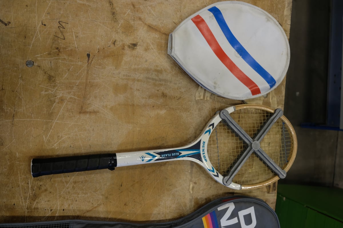 Tennisverkko, maila 3 kpl ja säkkihanskat (UO141)