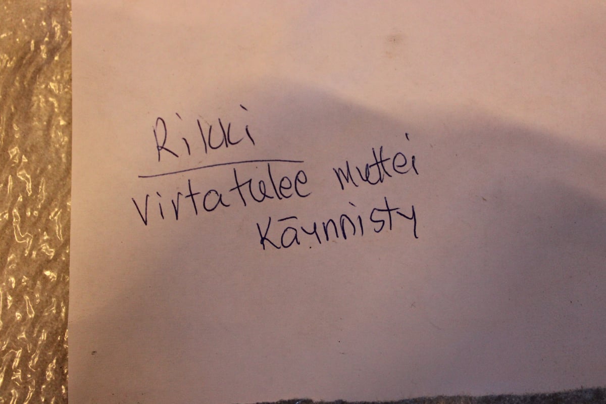 Palteen nostin, Milwaukee mutteriväännin 2 kpl, Makita akkukoneita (AR3)