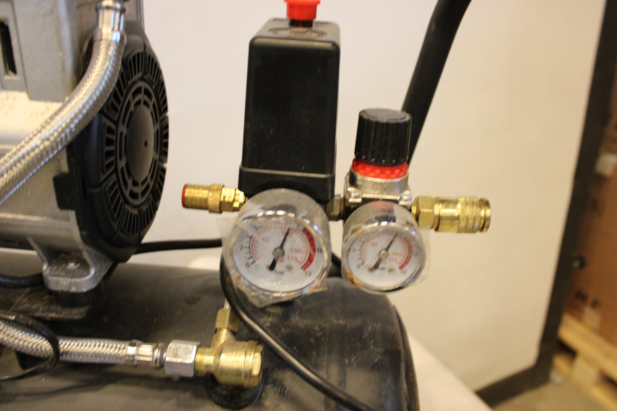 Kompura, rälläkkä, sirkkeli, kuumailmapuhallin, yläjyrsin, hiomakone, yms… (KE5)