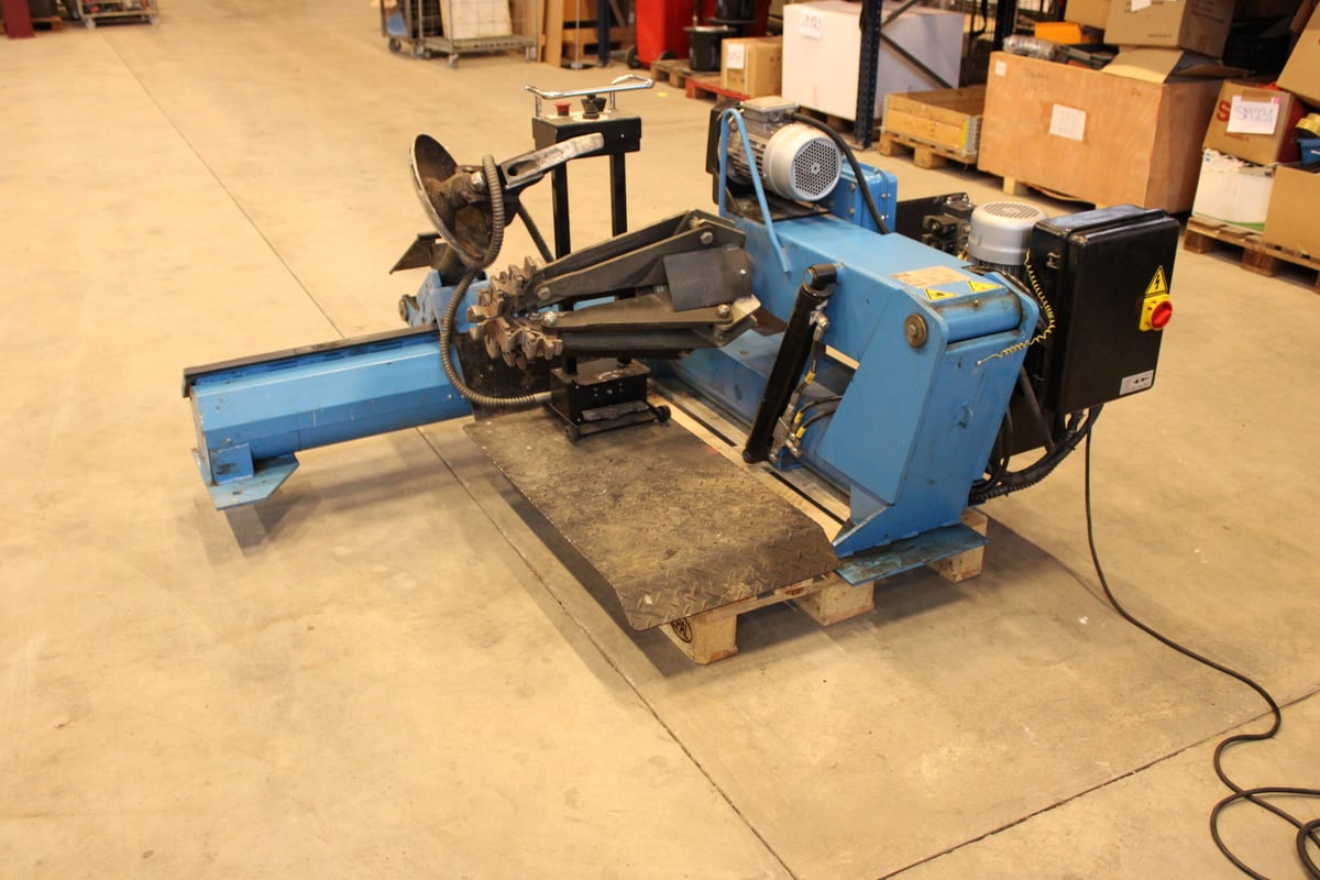 Raskaan kaluston rengaskone 56″ Uni-Trol (KK1)