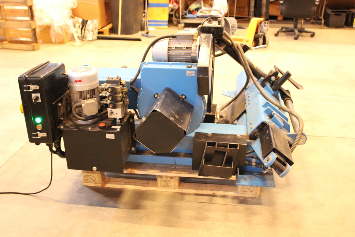 Raskaan kaluston rengaskone 56″ Uni-Trol (KK1)