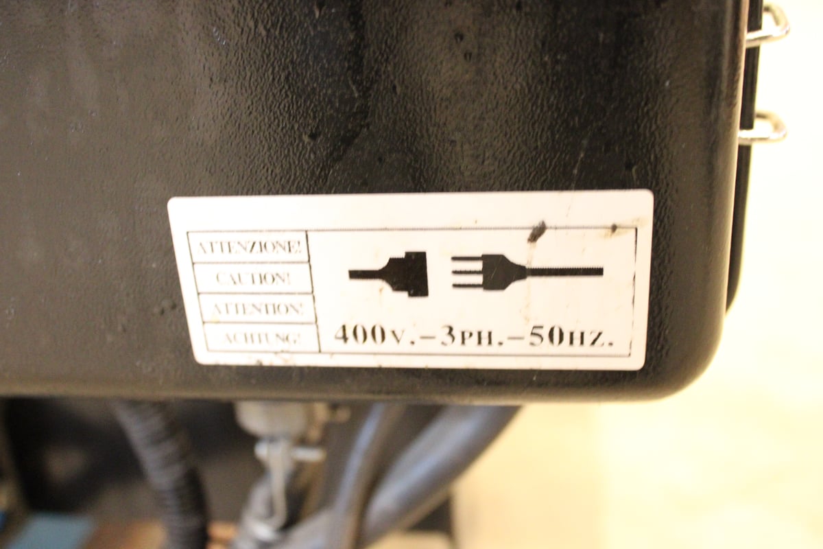 Raskaan kaluston rengaskone 56″ Uni-Trol (KK1)
