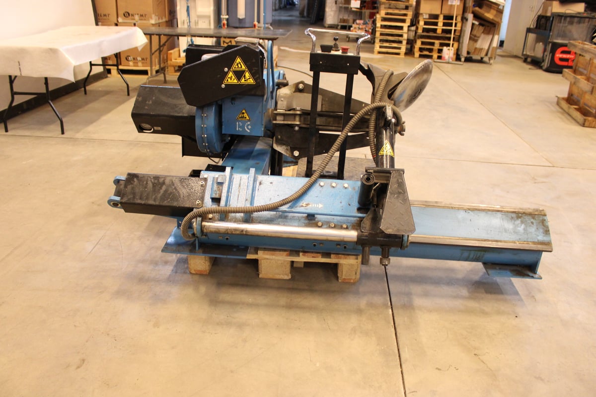 Raskaan kaluston rengaskone 56″ Uni-Trol (KK1)