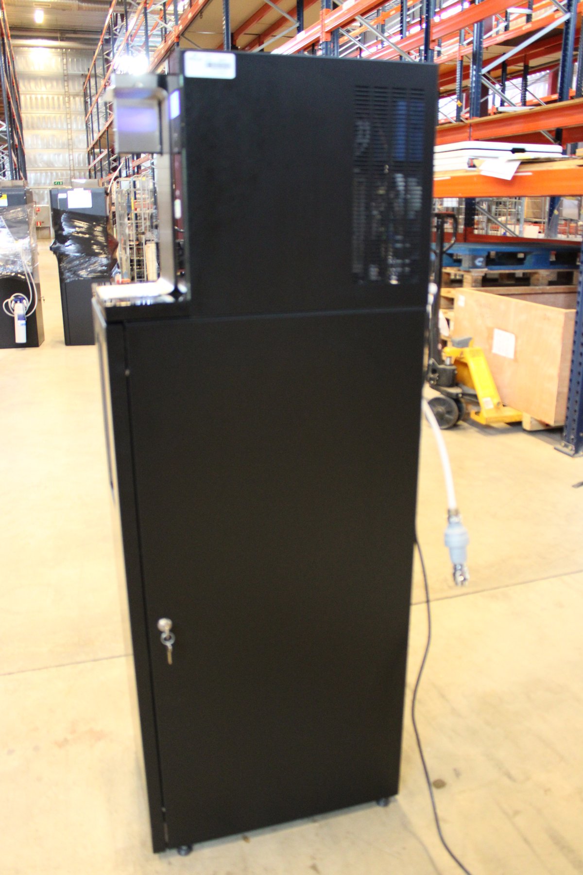 COSMETAL HI-CLASS 45 CABINET VESIAUTOMAATTI (TU3)