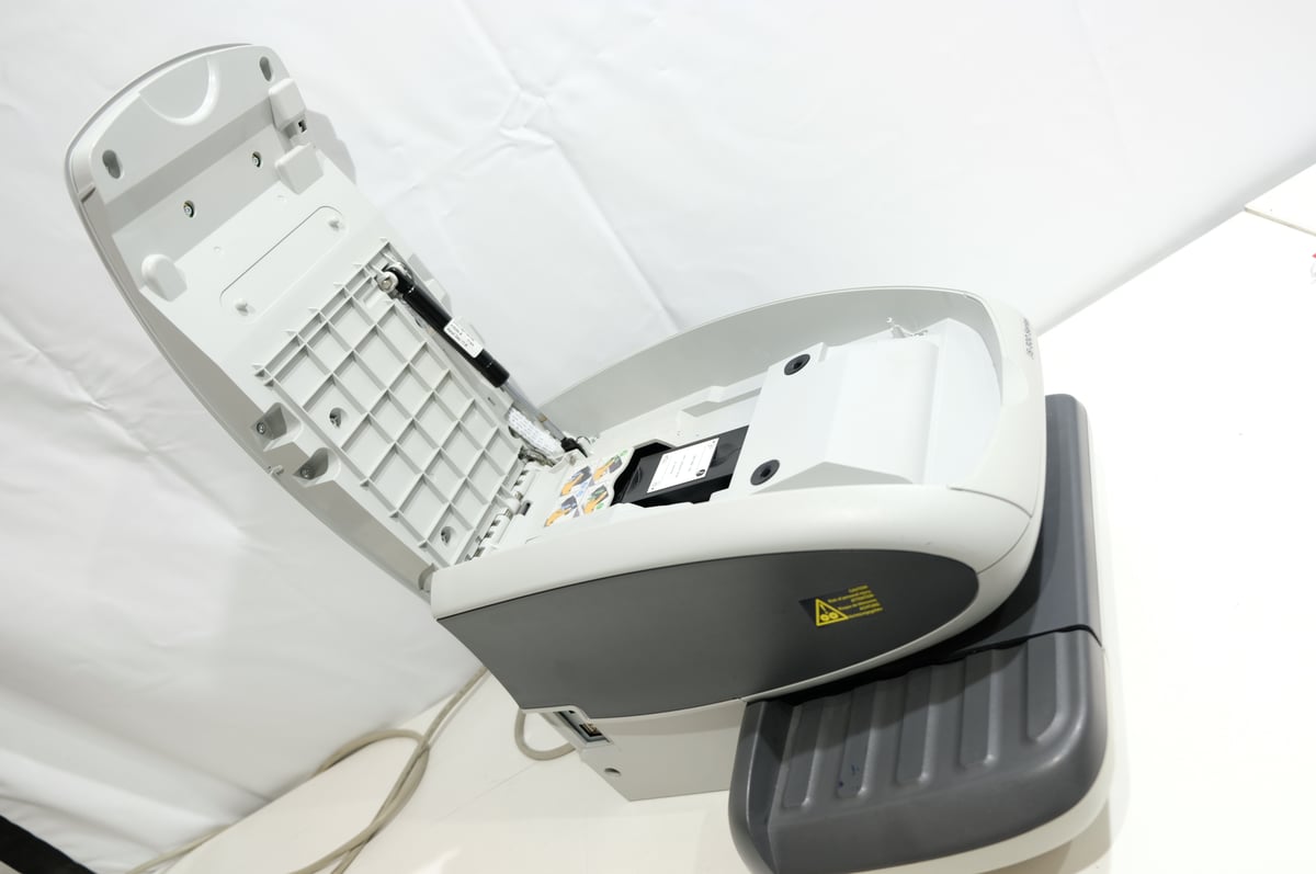 NEOPOST IS-300 Series postimaksukone (X672)