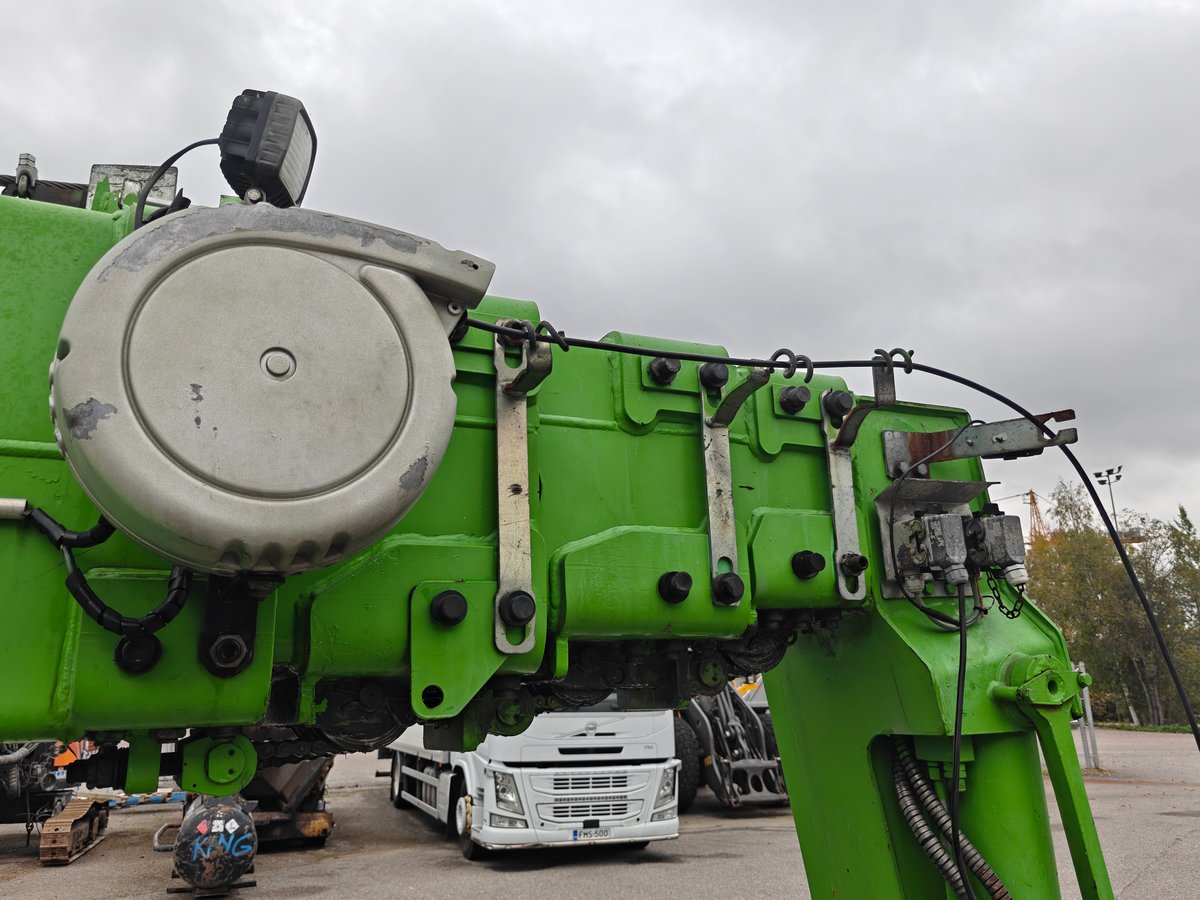 MERLO 40.25 MCSS, -04 KUROTTAJA (576-IAF)