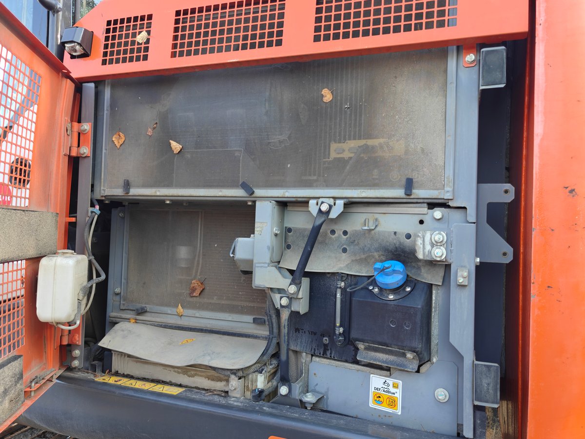 HITACHI ZX225USRLC-6, -18 KAIVINKONE