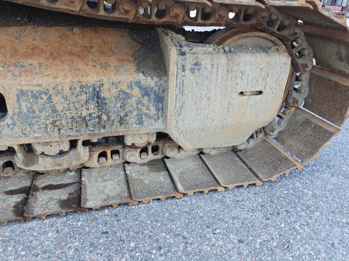 HITACHI ZX225USRLC-6, -18 KAIVINKONE
