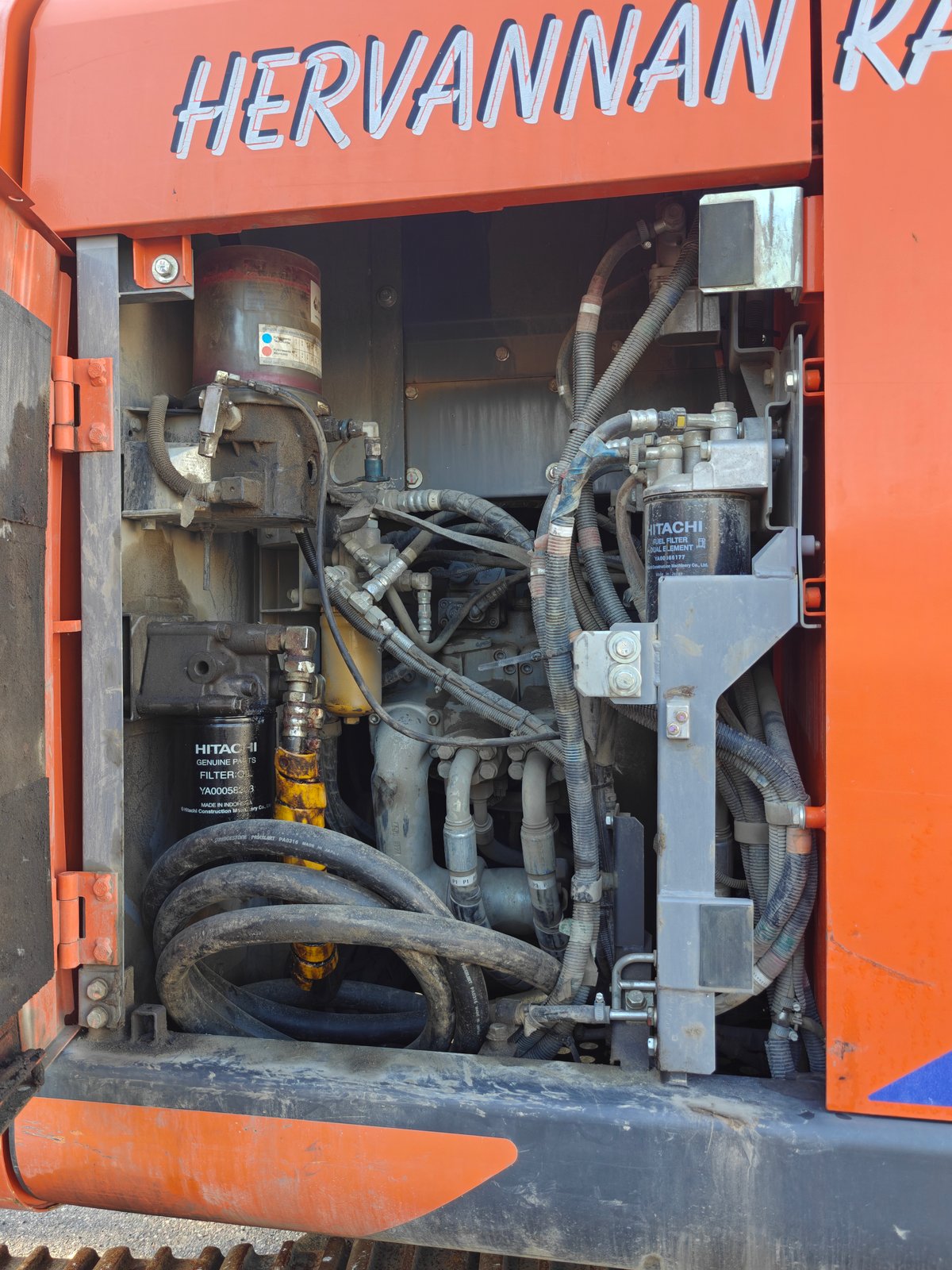 HITACHI ZX225USRLC-6, -18 KAIVINKONE