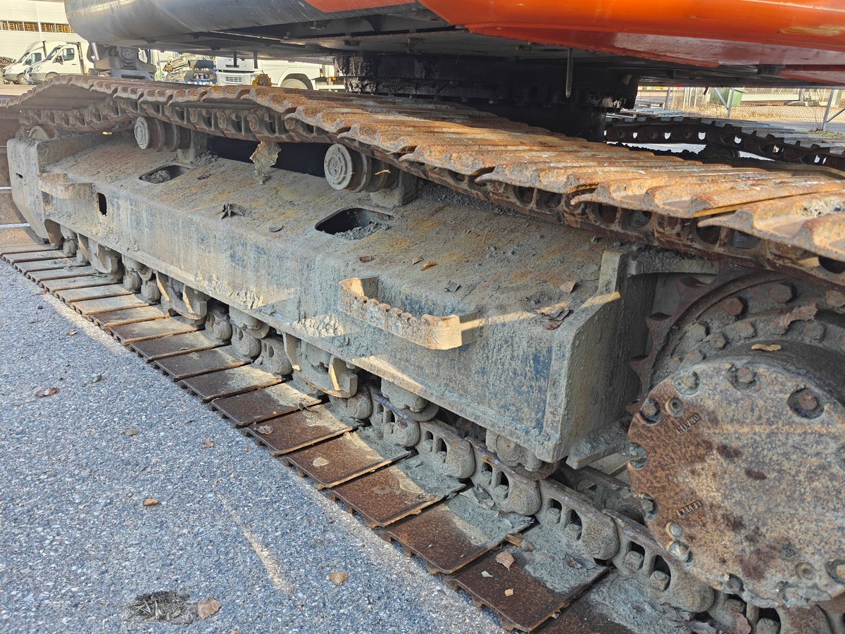 HITACHI ZX225USRLC-6, -18 KAIVINKONE