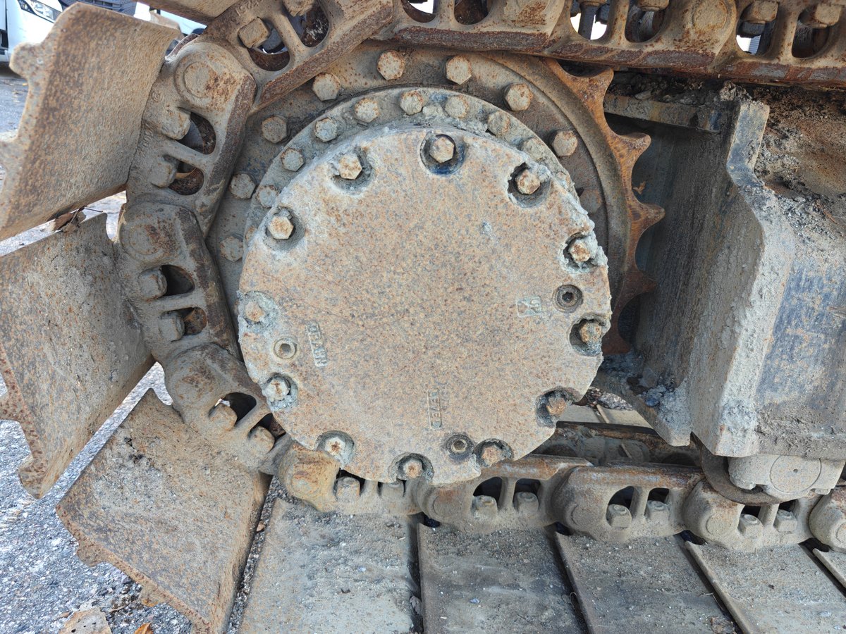 HITACHI ZX225USRLC-6, -18 KAIVINKONE