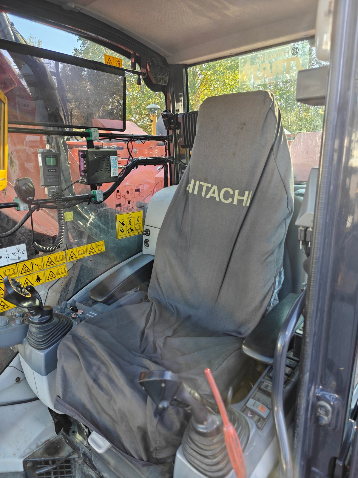 HITACHI ZX225USRLC-6, -18 KAIVINKONE