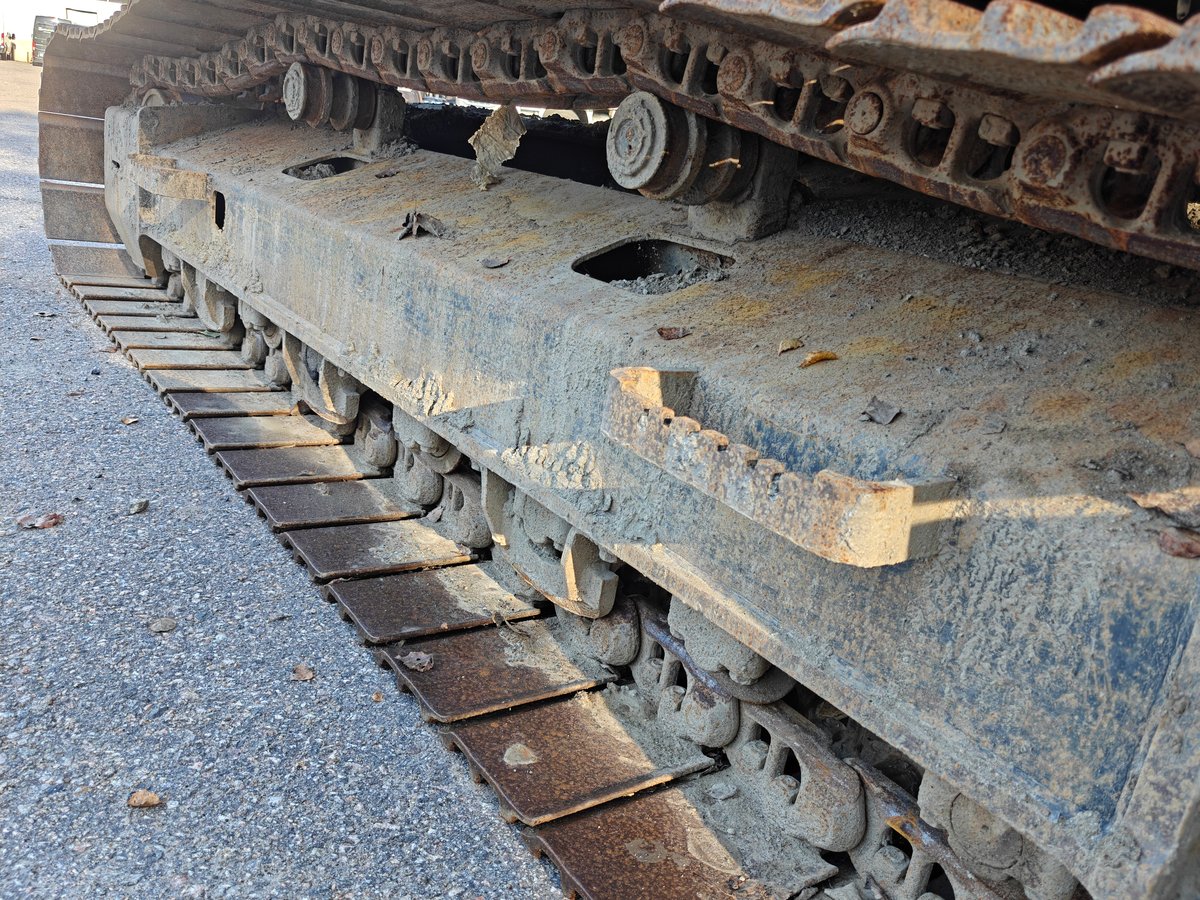 HITACHI ZX225USRLC-6, -18 KAIVINKONE