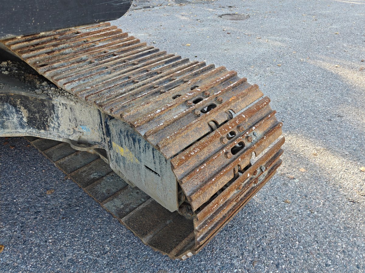 HITACHI ZX225USRLC-6, -18 KAIVINKONE