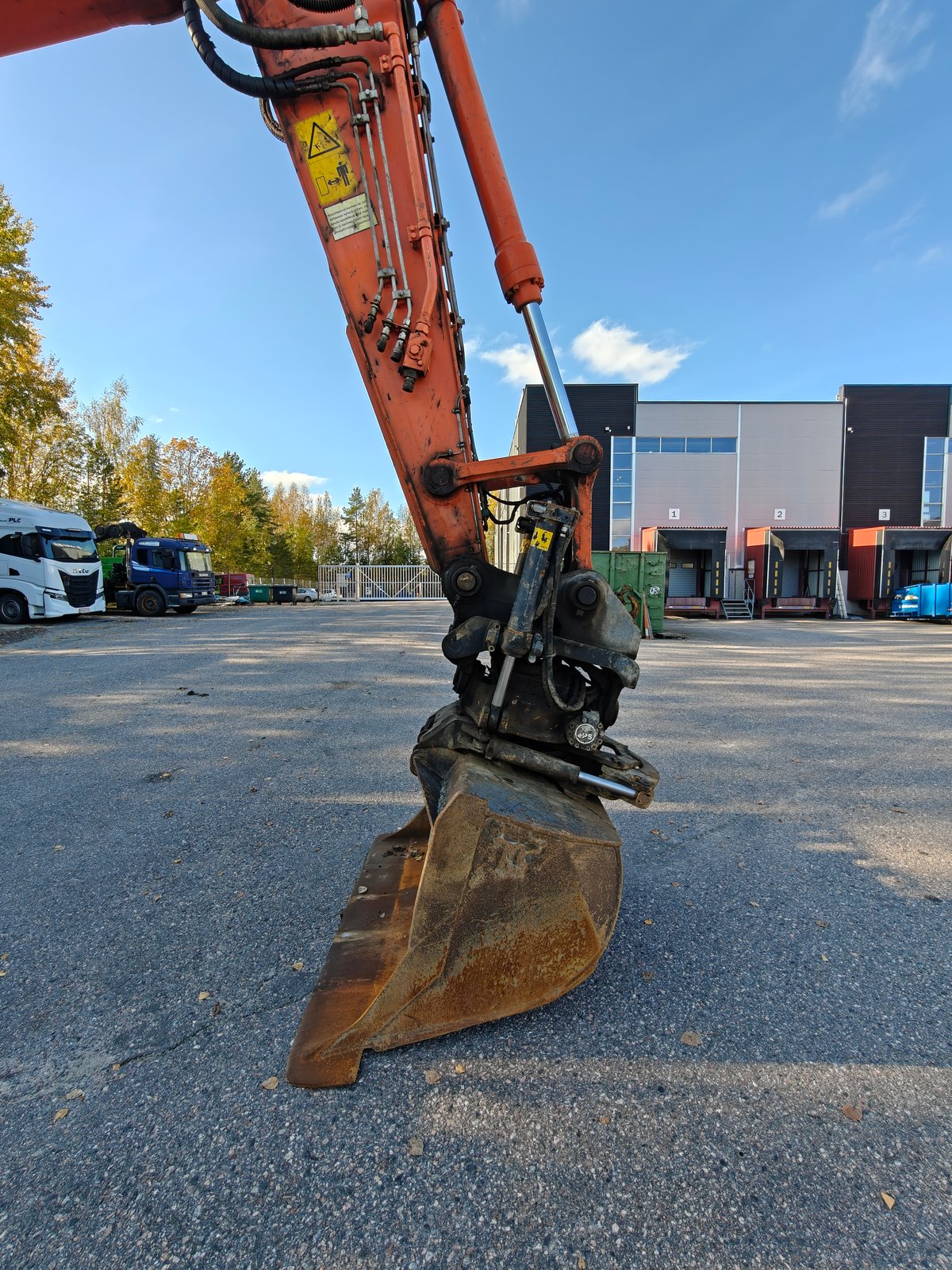 HITACHI ZX225USRLC-6, -18 KAIVINKONE
