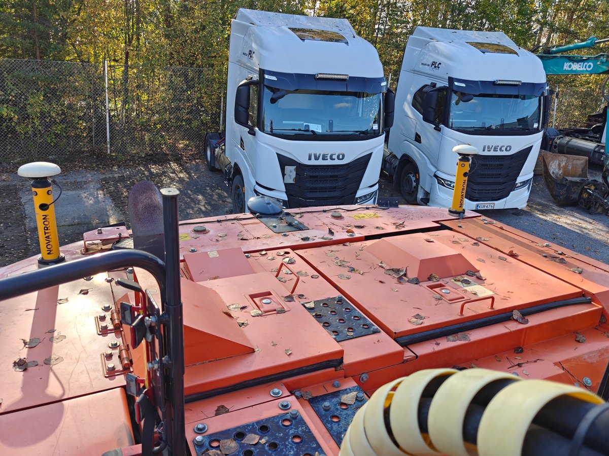 HITACHI ZX225USRLC-6, -18 KAIVINKONE