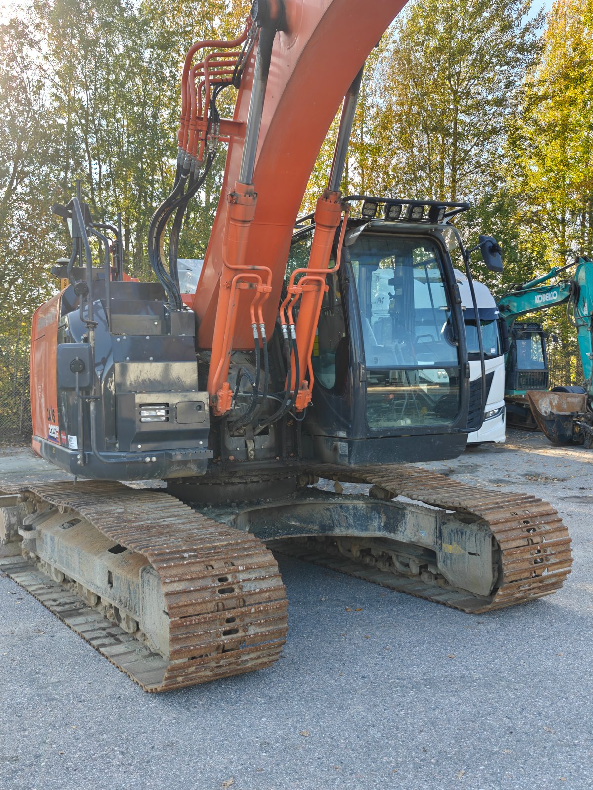 HITACHI ZX225USRLC-6, -18 KAIVINKONE