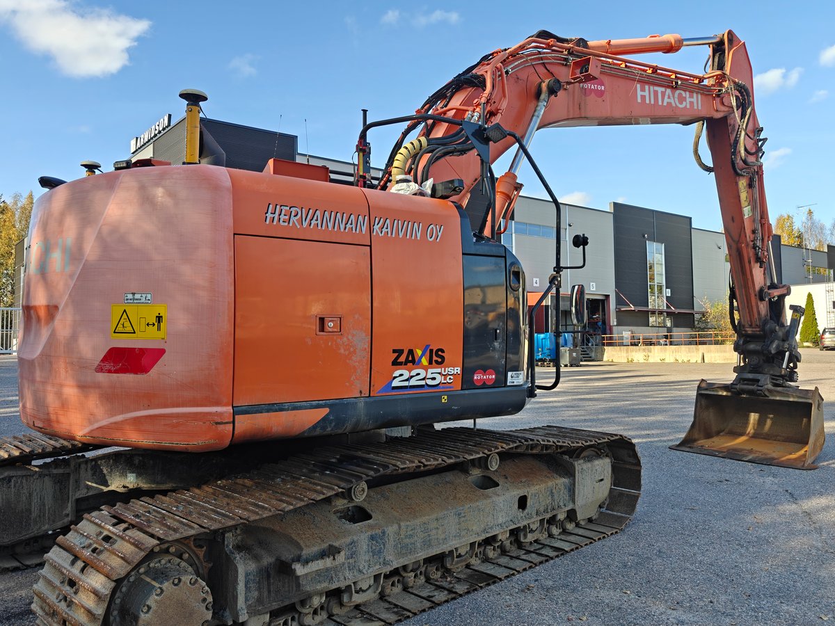 HITACHI ZX225USRLC-6, -18 KAIVINKONE