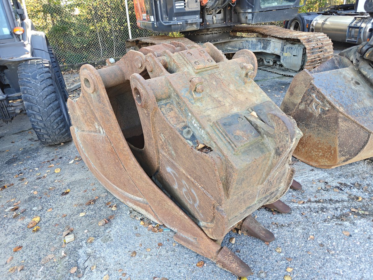 HITACHI ZX225USRLC-6, -18 KAIVINKONE