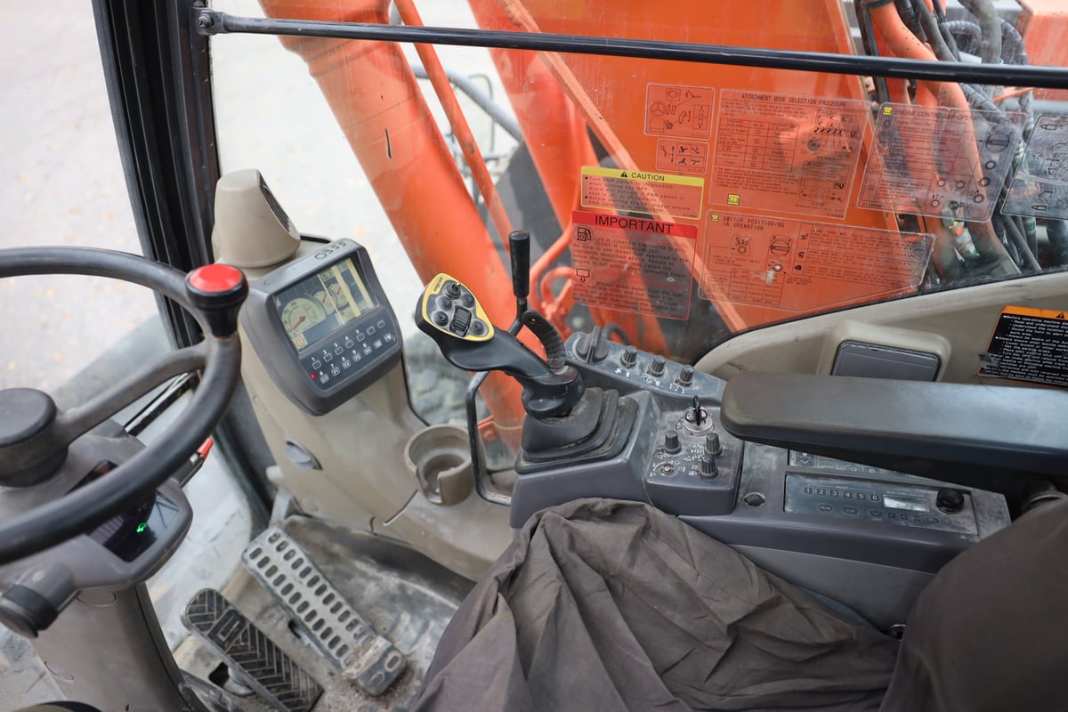 HITACHI ZX140W-3, -09 PYÖRÄALUSTAINEN KAIVINKONE (722-BAM)