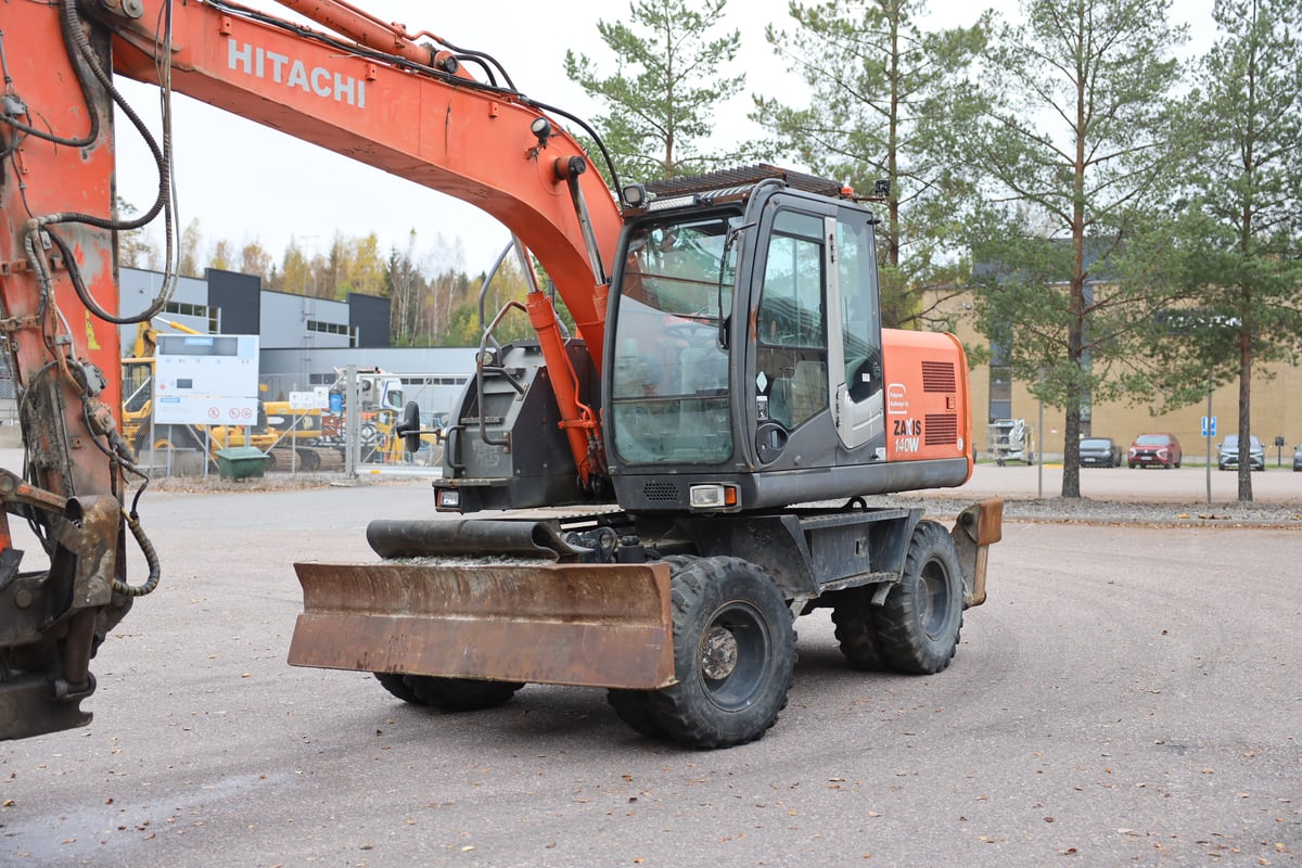 HITACHI ZX140W-3, -09 PYÖRÄALUSTAINEN KAIVINKONE (722-BAM)