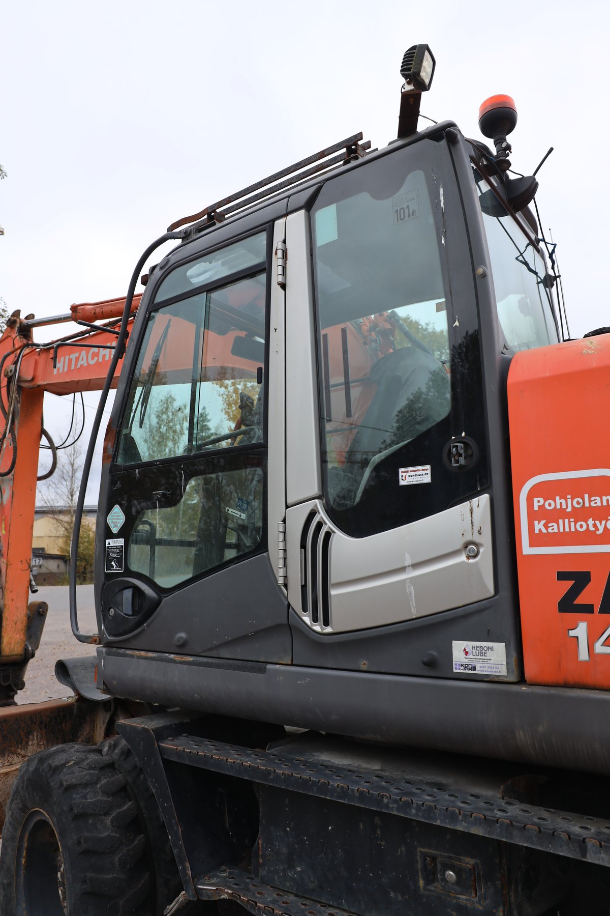 HITACHI ZX140W-3, -09 PYÖRÄALUSTAINEN KAIVINKONE (722-BAM)