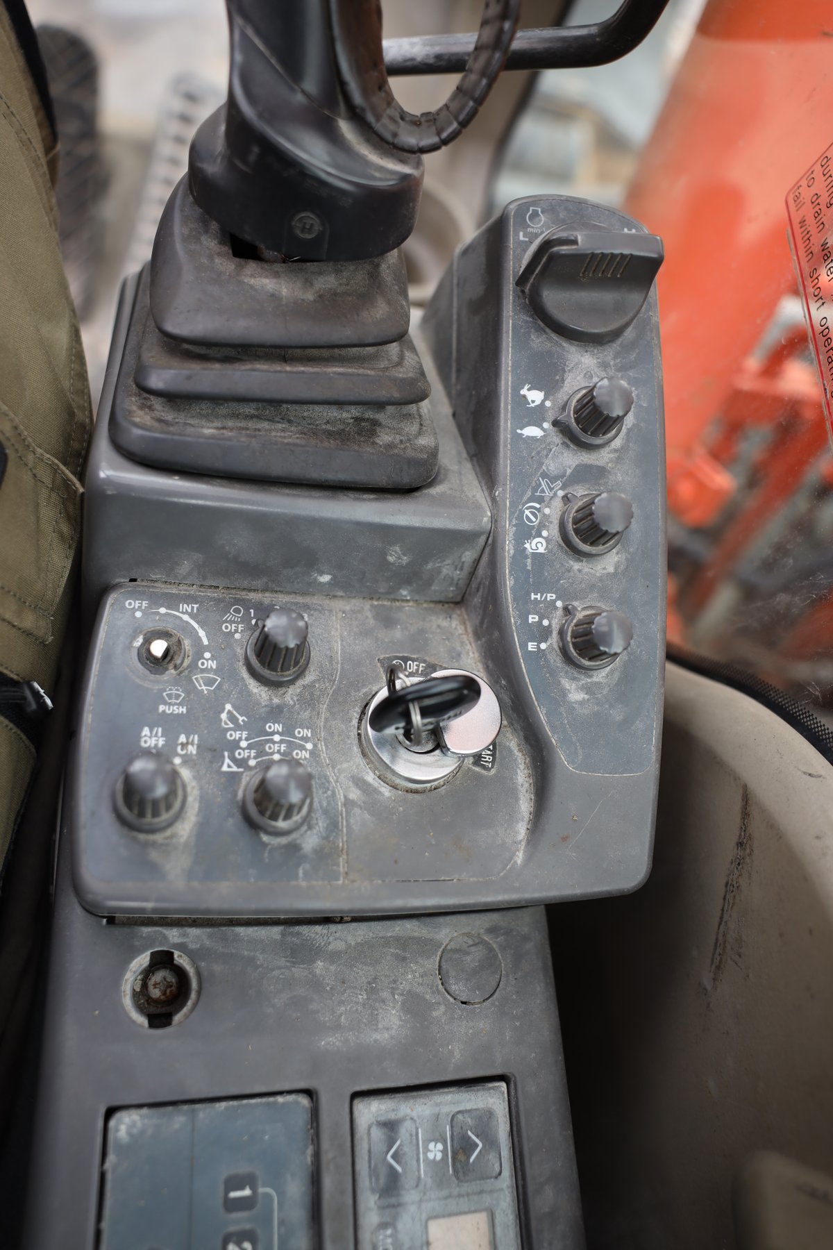 HITACHI ZX140W-3, -09 PYÖRÄALUSTAINEN KAIVINKONE (722-BAM)