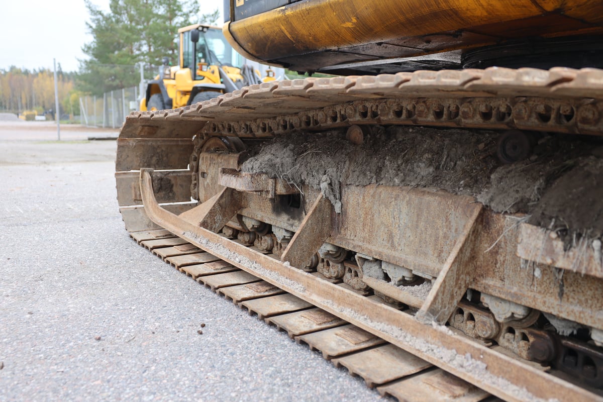 JCB JS130 HD, -04 KAIVINKONE