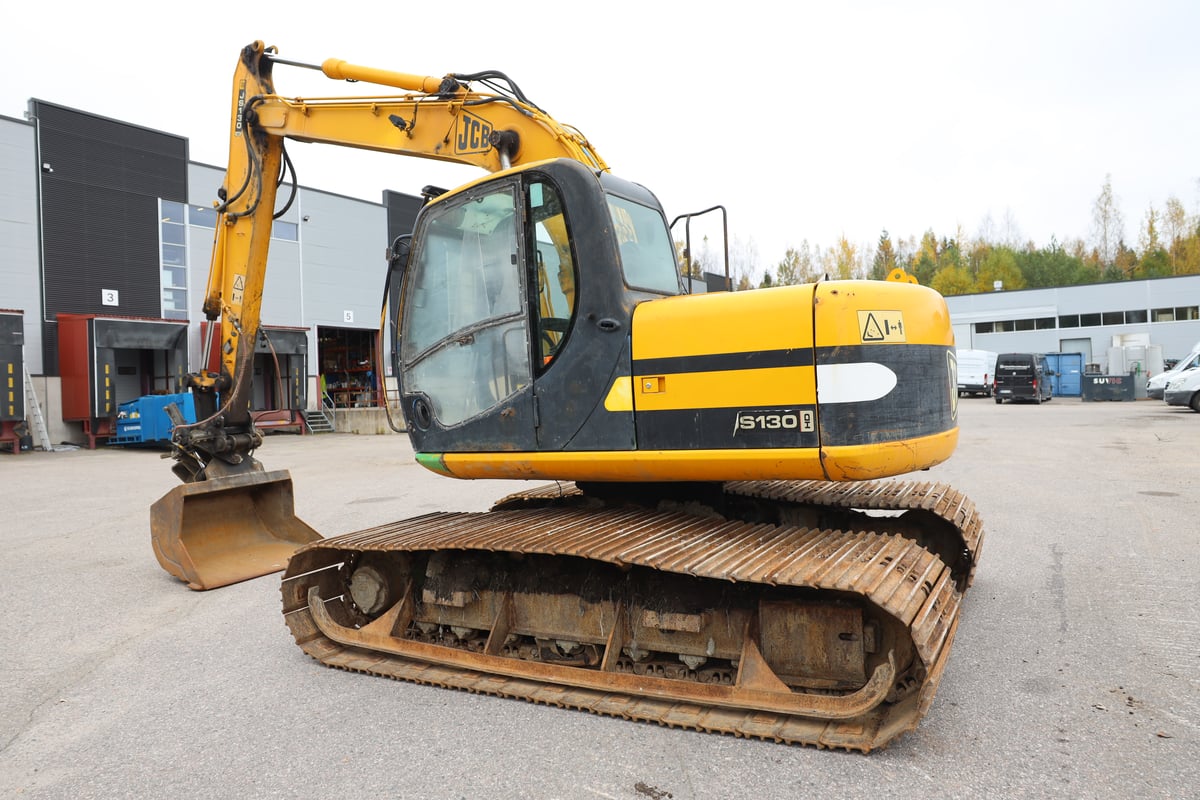 JCB JS130 HD, -04 KAIVINKONE