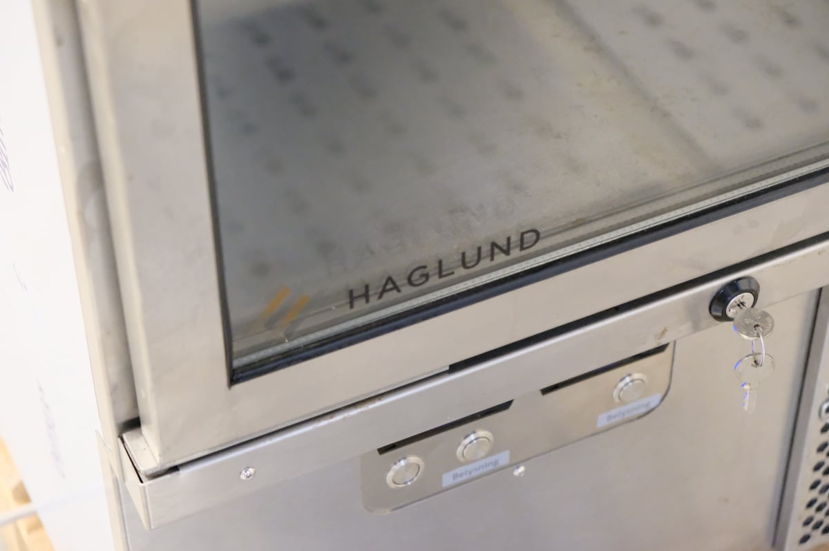 HAGLUND ELEGANT viini-/kylmäkaappi (X701)