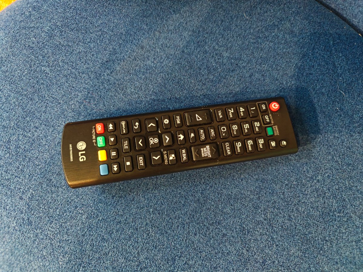 LG LAEC015-GN2 ALL IN ONE VIDEOSEINÄ 136”