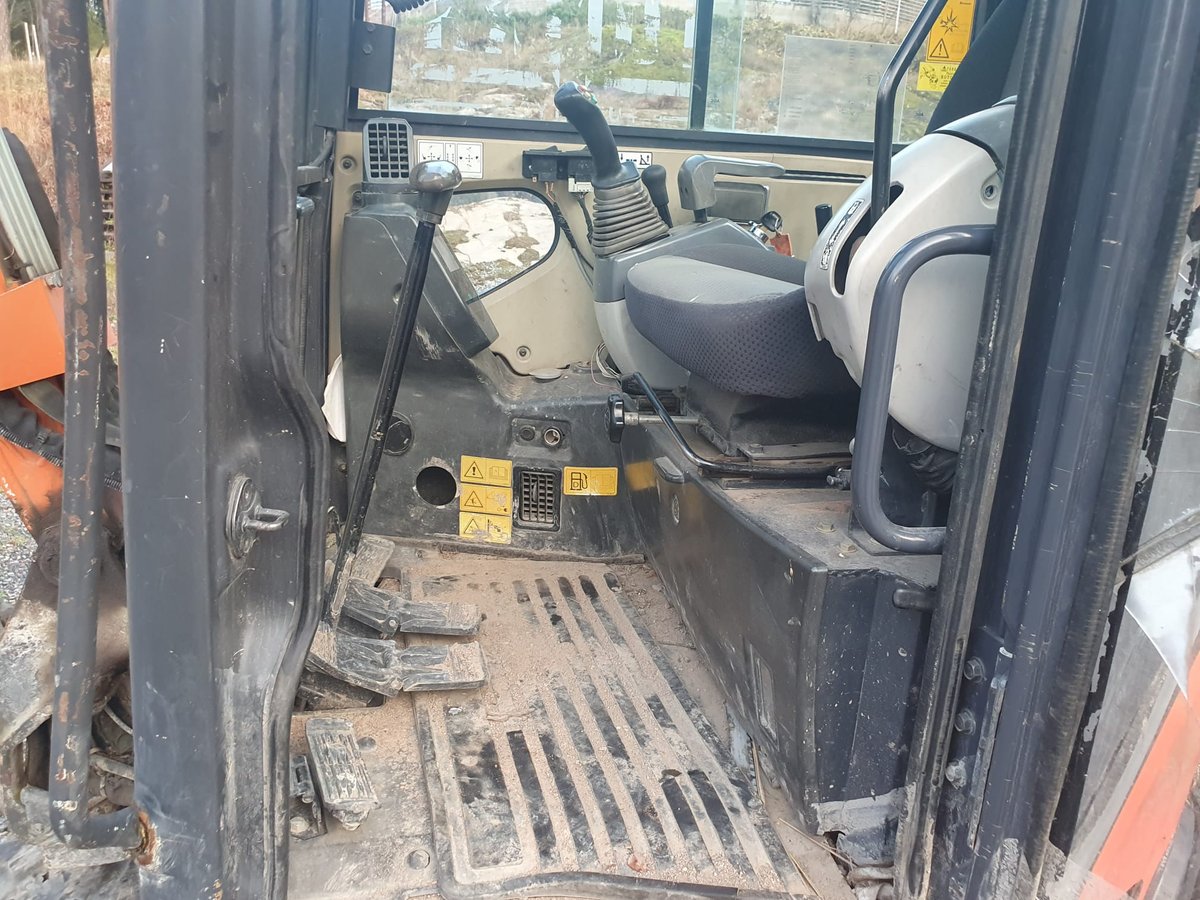 HITACHI ZX29U-3 CLR, -11 MINIKAIVINKONE