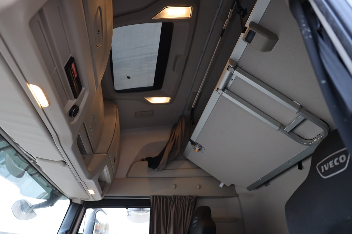Iveco AS440ST/P LNG, -22 (KUR-692)