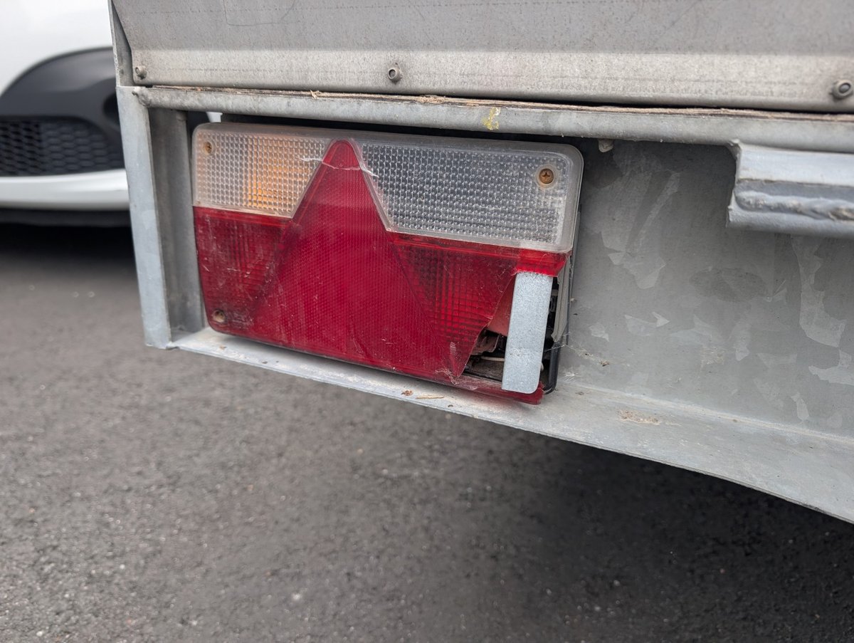 WIB-976 Kevyt perävaunu IKH HPV 5032 L