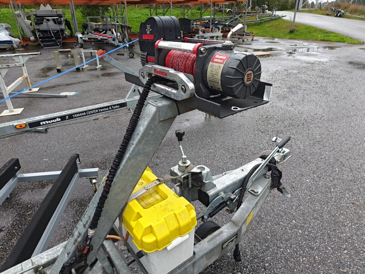 DIS-274 venetraileri V2850TJ, Boat Store Finland Oy konkurssipesä