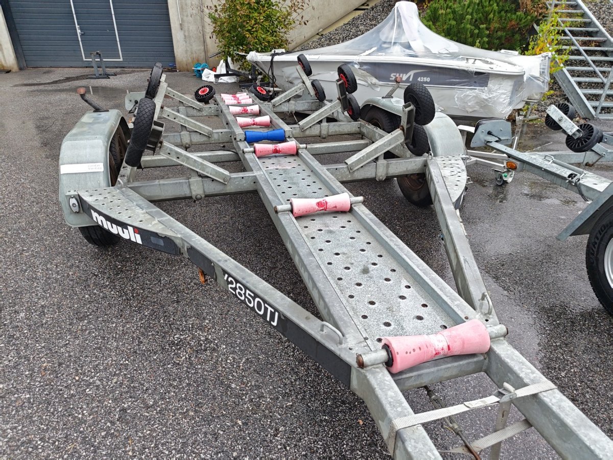 DIS-274 venetraileri V2850TJ, Boat Store Finland Oy konkurssipesä