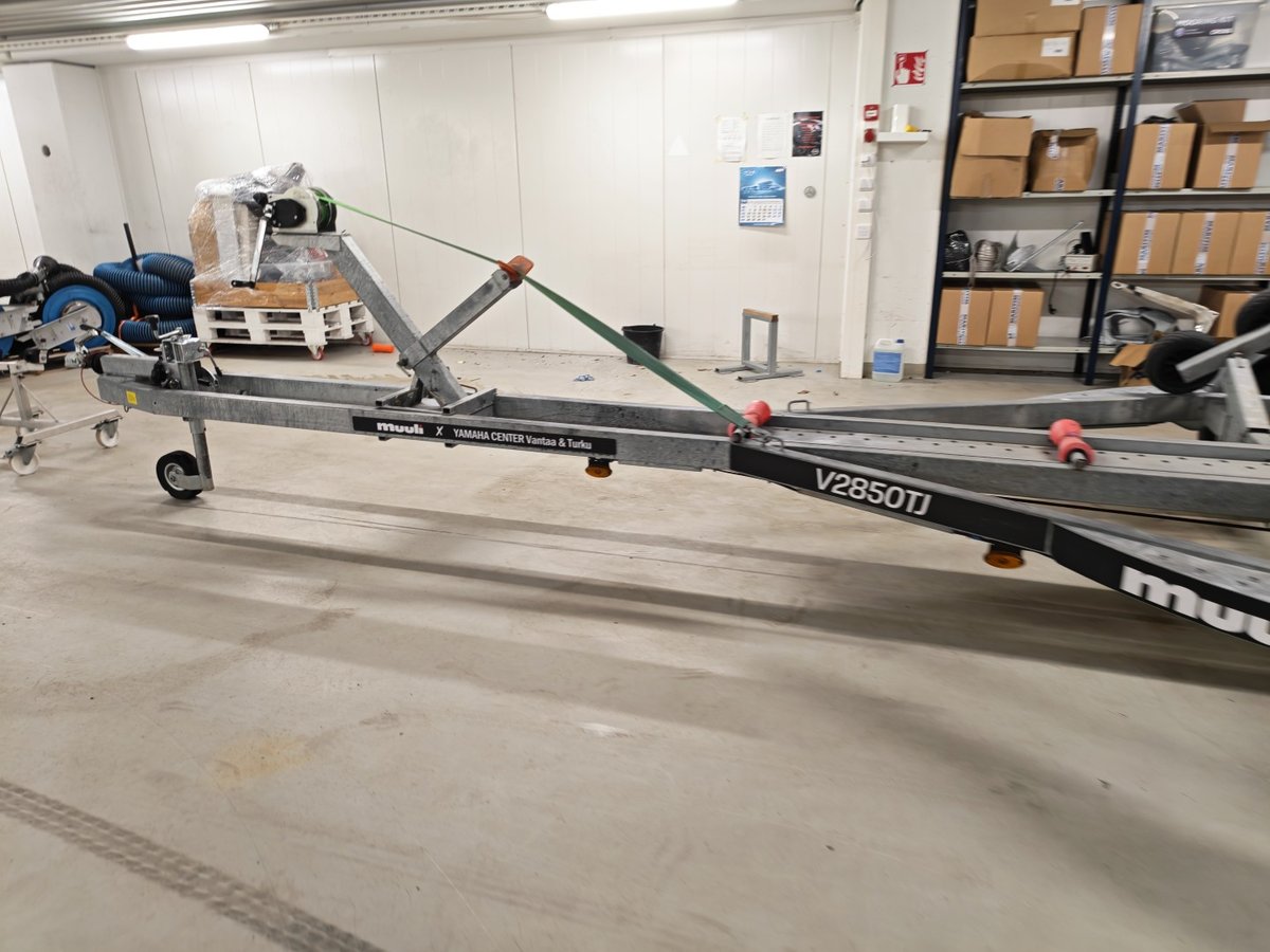 DSS-633 venetraileri Muuli V2850TJ, Boat Store Finland Oy konkurssipesä