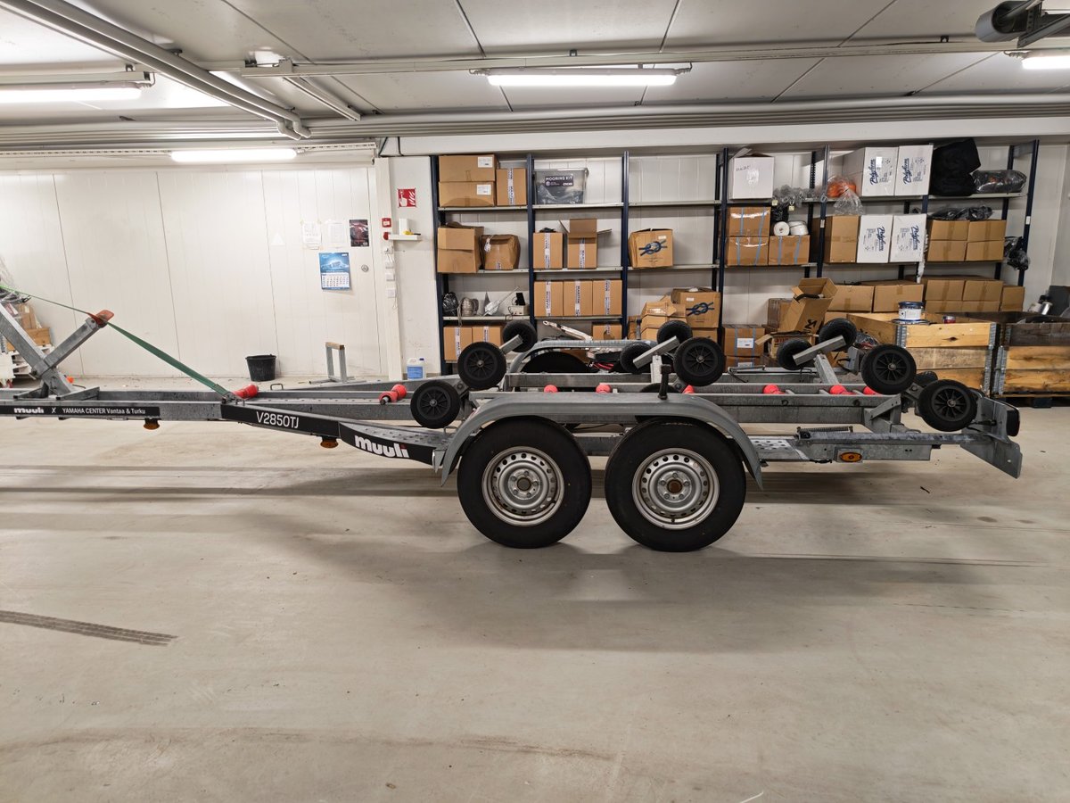 DSS-633 venetraileri Muuli V2850TJ, Boat Store Finland Oy konkurssipesä