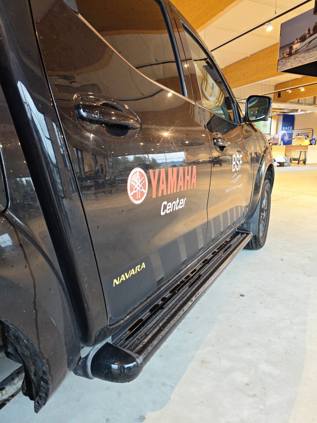 NISSAN NAVARA, XPA-925, Boat Store Finland Oy konkurssipesä