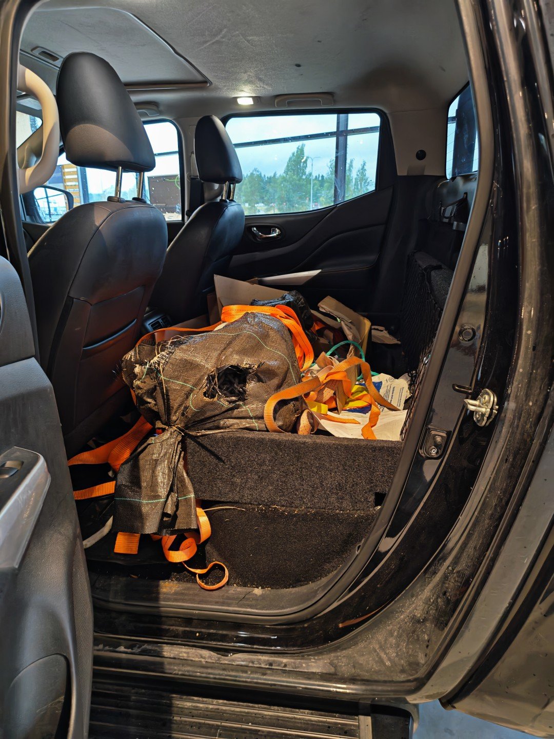 NISSAN NAVARA, XPA-925, Boat Store Finland Oy konkurssipesä