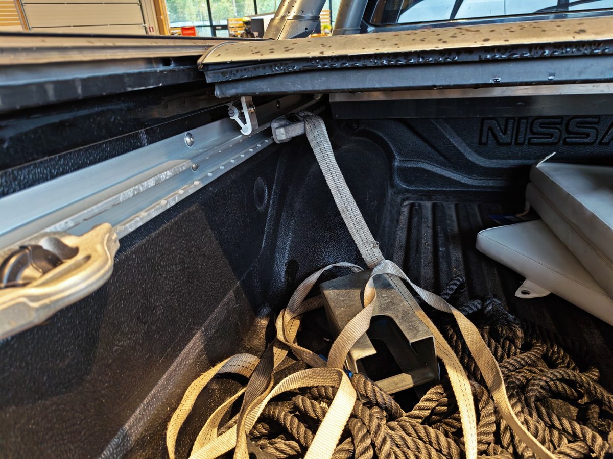 NISSAN NAVARA, XPA-925, Boat Store Finland Oy konkurssipesä