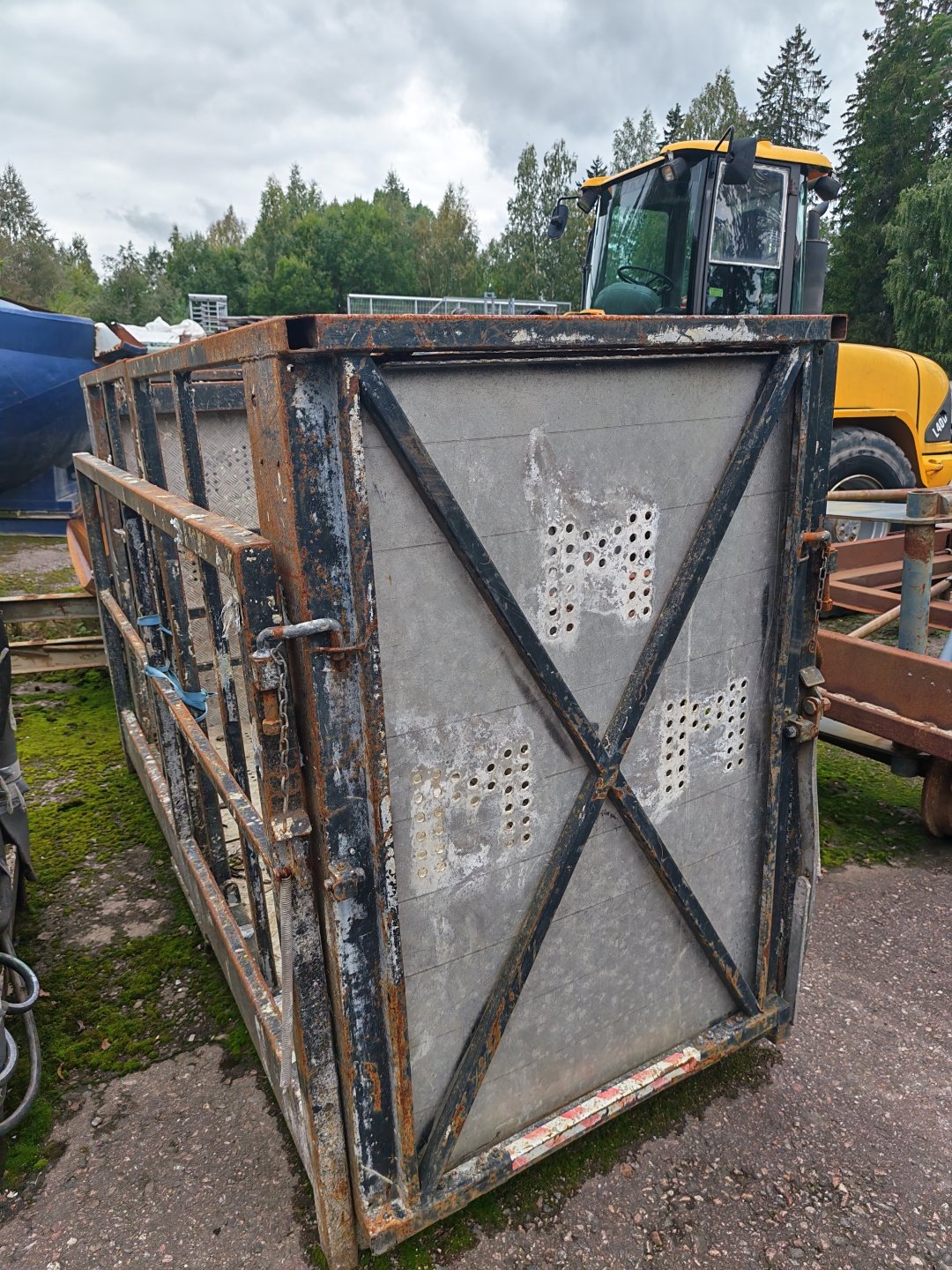Henkilönostokori työkoneeseen, Kiinteistö Oy Rata-Asema Oy