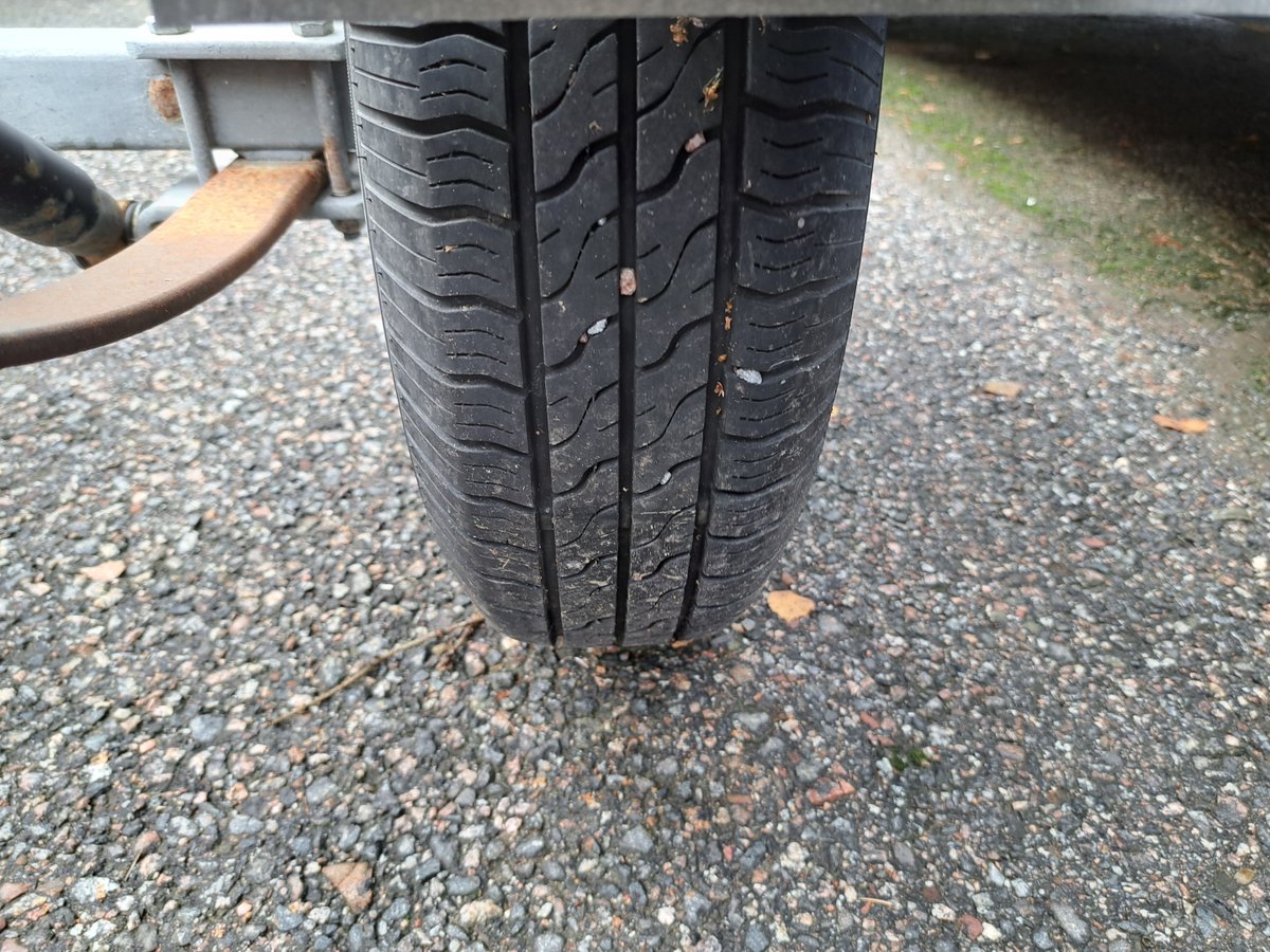 DNT-677 venetraileri Juhta Plus 750LK, Someron Konevuokraamo Oy konkurssipesä
