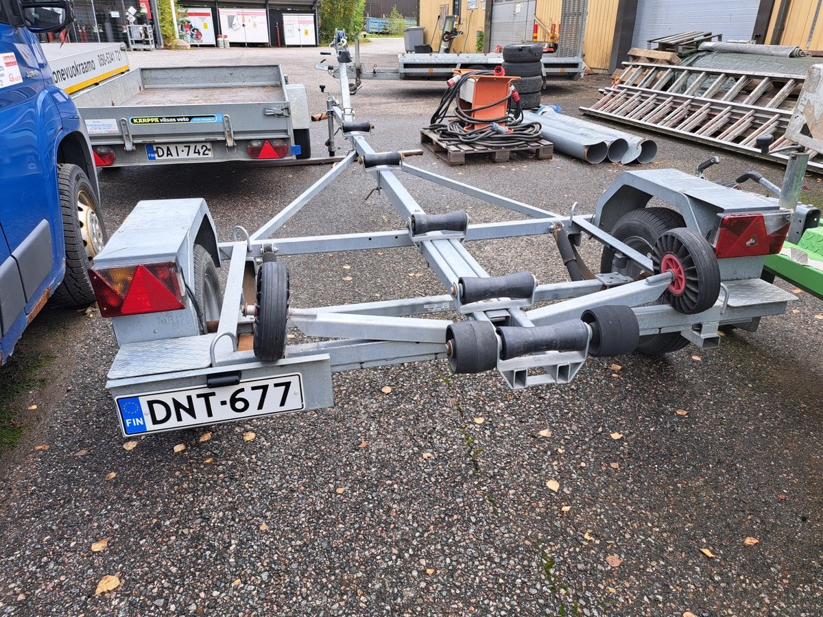 DNT-677 venetraileri Juhta Plus 750LK, Someron Konevuokraamo Oy konkurssipesä