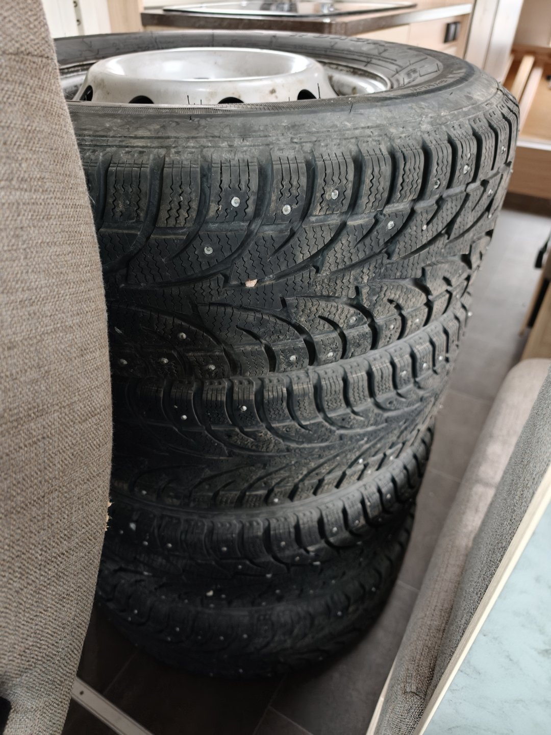 Burstner Lyseo Time A 660 Fiat 2,3 JTD 130 Multijet Alkovi UZX-736, Pro Perro Oy konkurssipesä