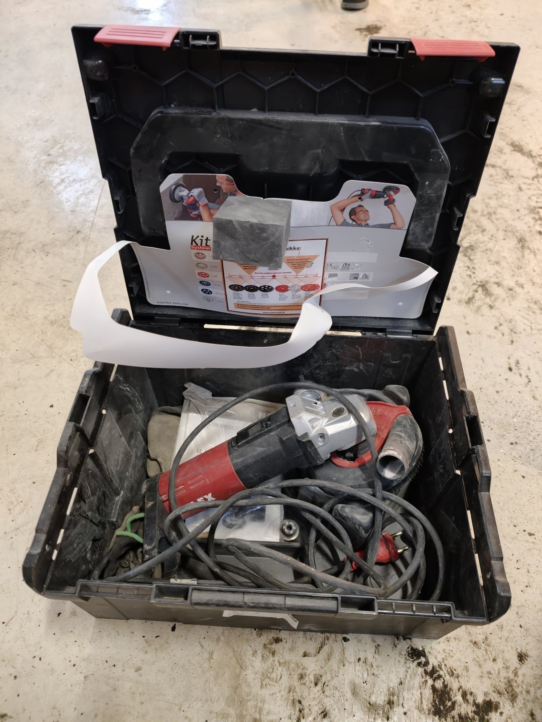 Husqvarna paalusahat 2 kpl, 2 kpl suodattimia, Milwaukee piikkauskone, Savon Purkutyö Oy konkurssipesä