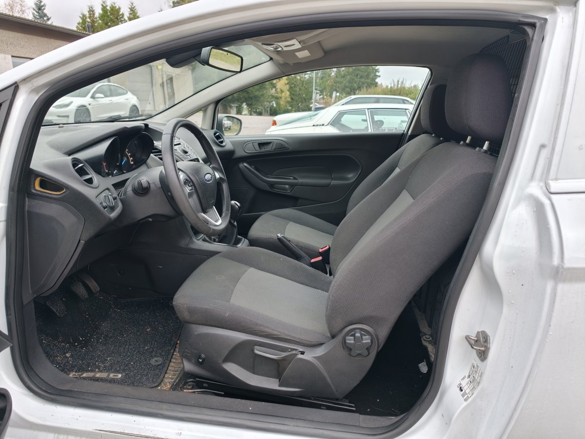 ZKB-393 Pakettiauto Ford FIESTA 1.2, Autoset Finland Oy konkurssipesä